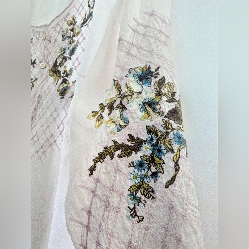 J. Jill Floral Embroidered Cottagecore Semi Sheer Blouse In Light Lilac Like New - Picture 5 of 10